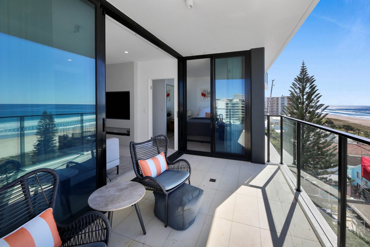 705/3 Twenty third Avenue Palm Beach 20