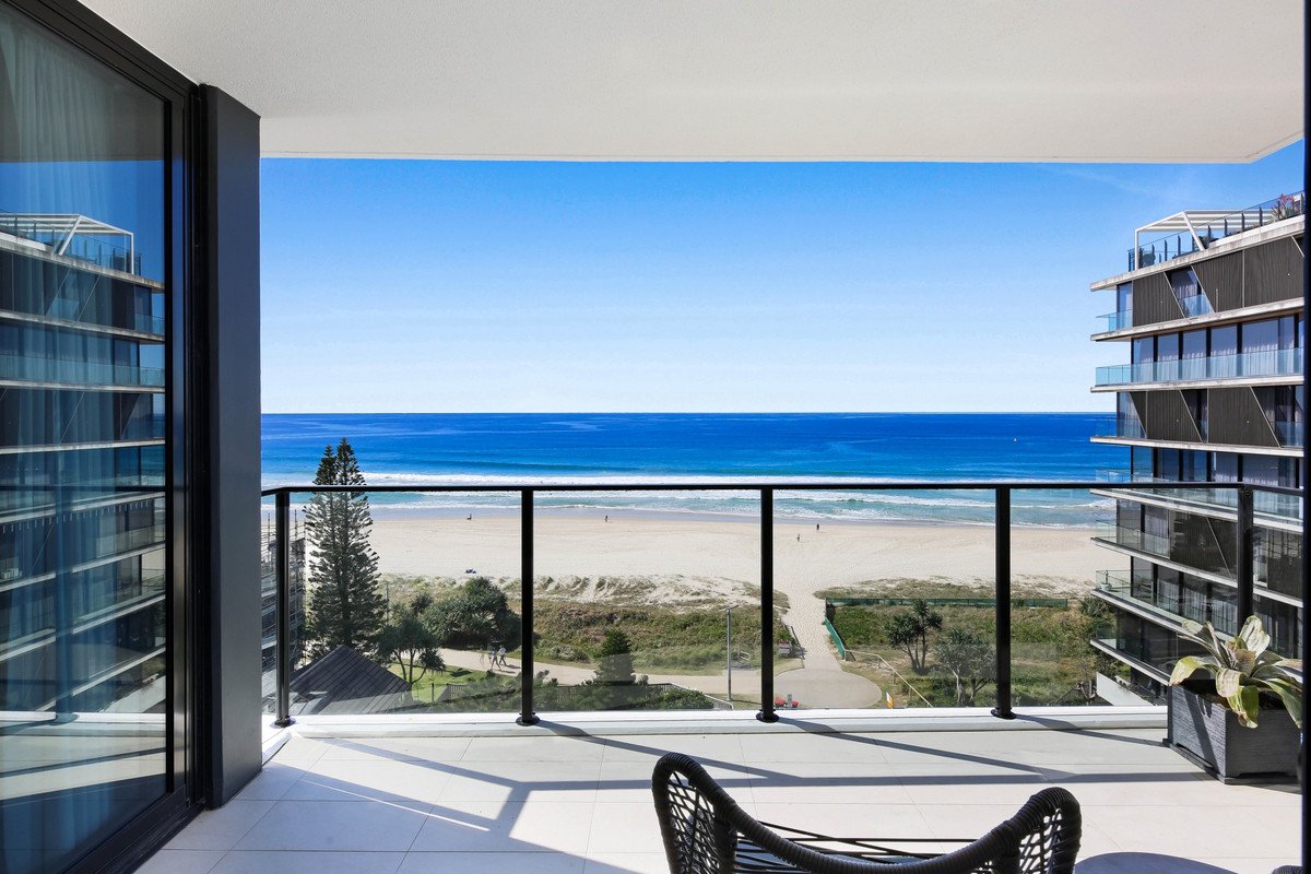 705/3 Twenty third Avenue Palm Beach 21