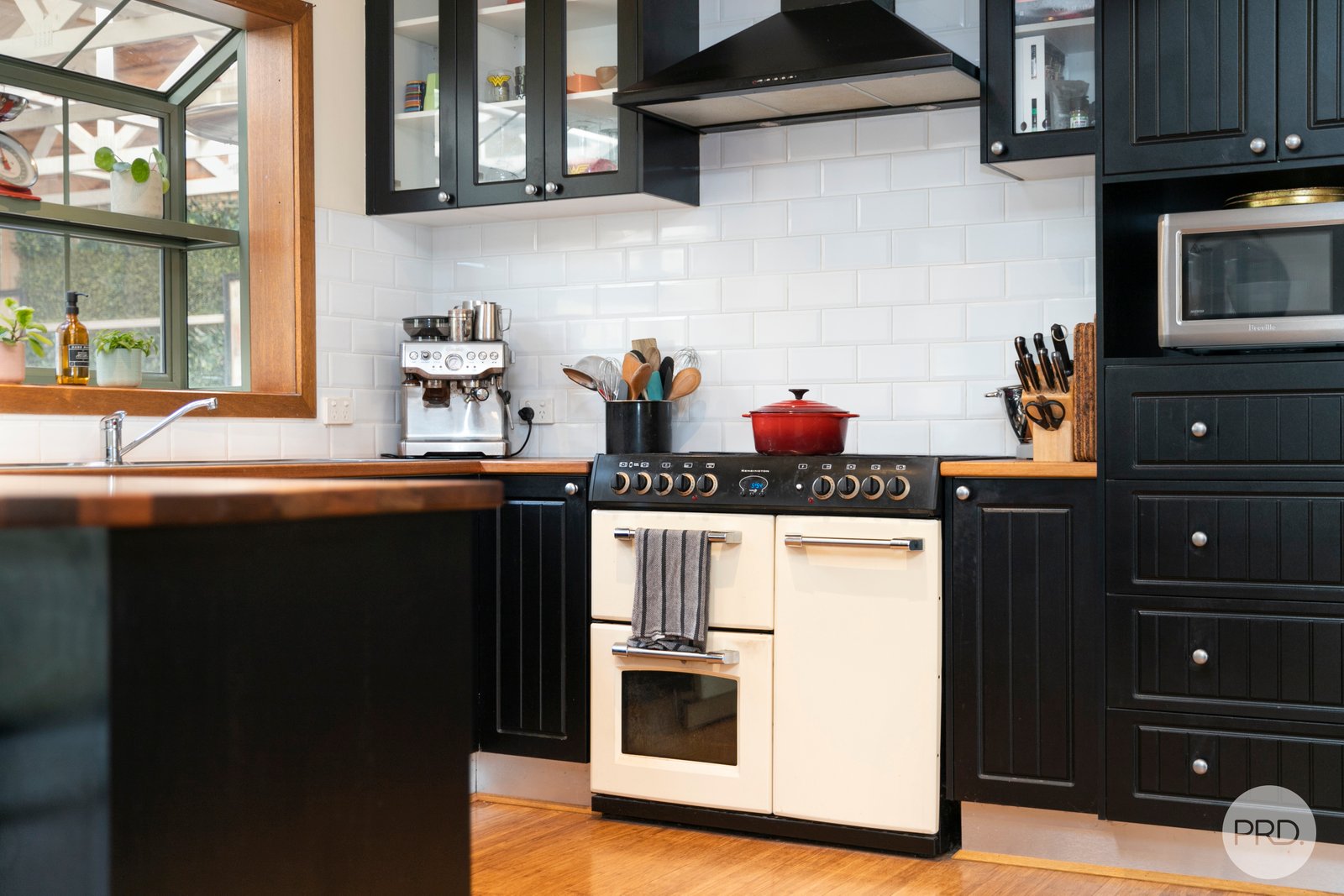 706 Gillies Road SULKY 6