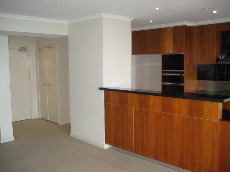 Gallery: 706/127 Beach Street