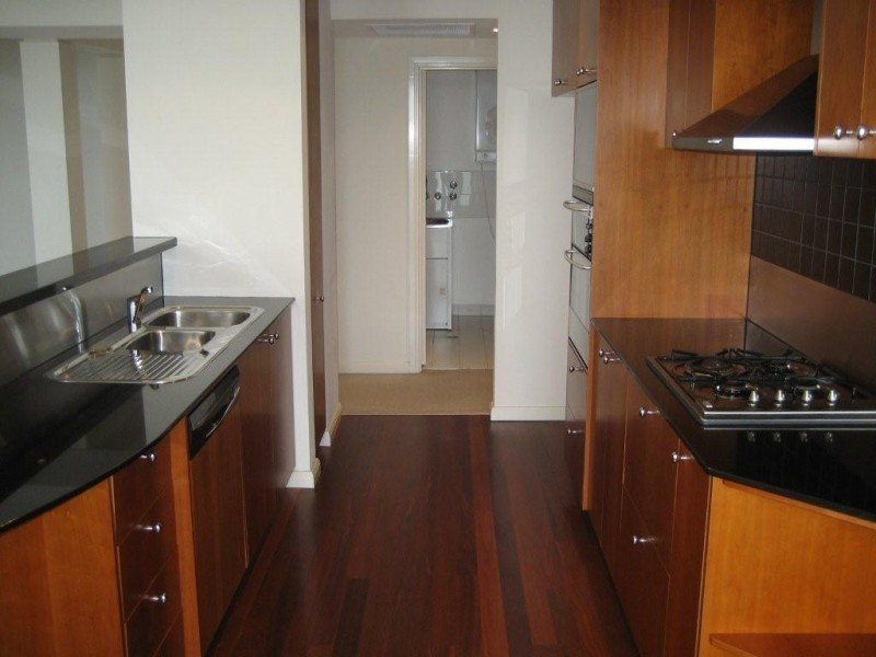 Gallery: 706/127 Beach Street