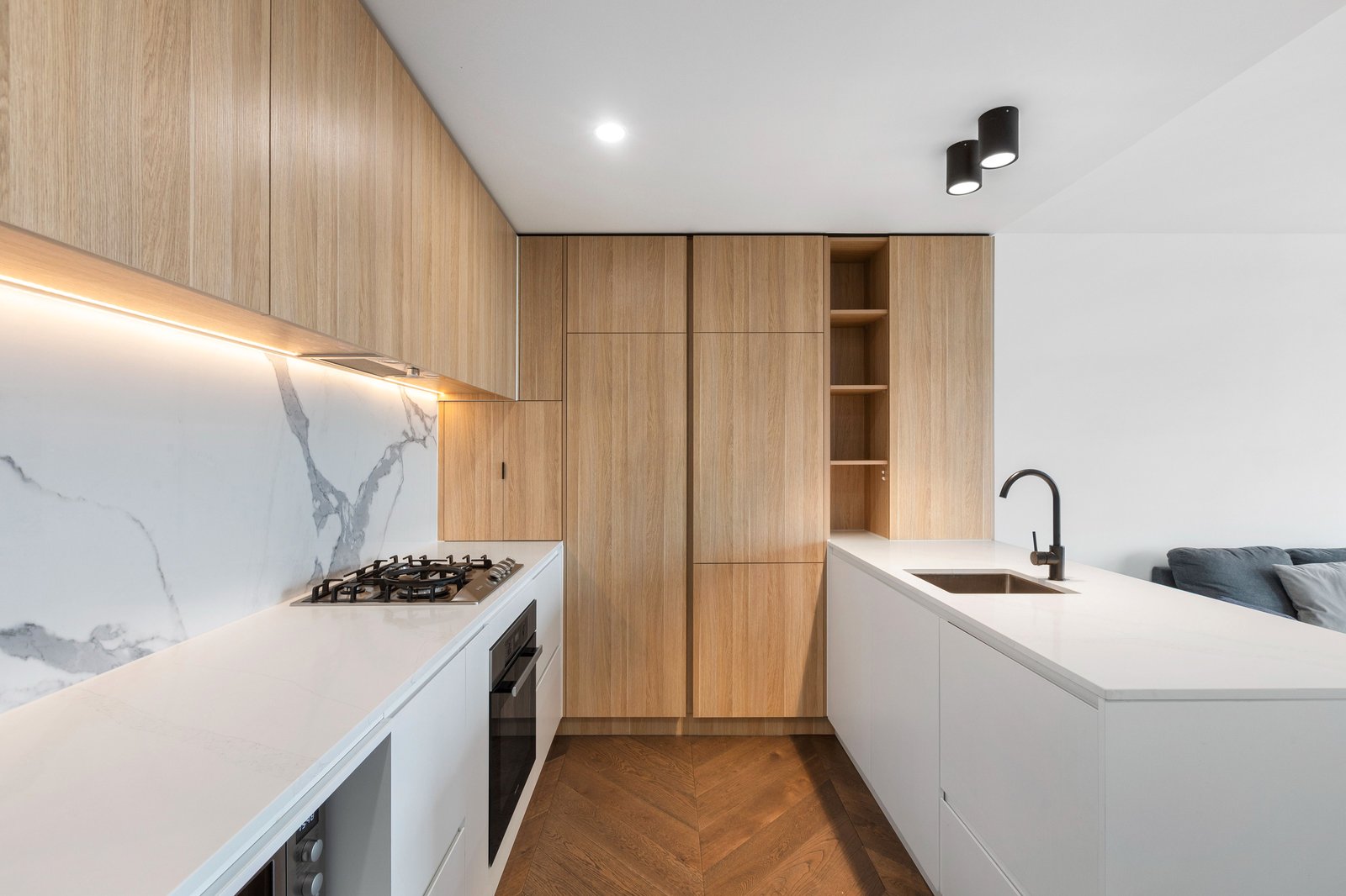 Gallery: 706/17 Taylor Street