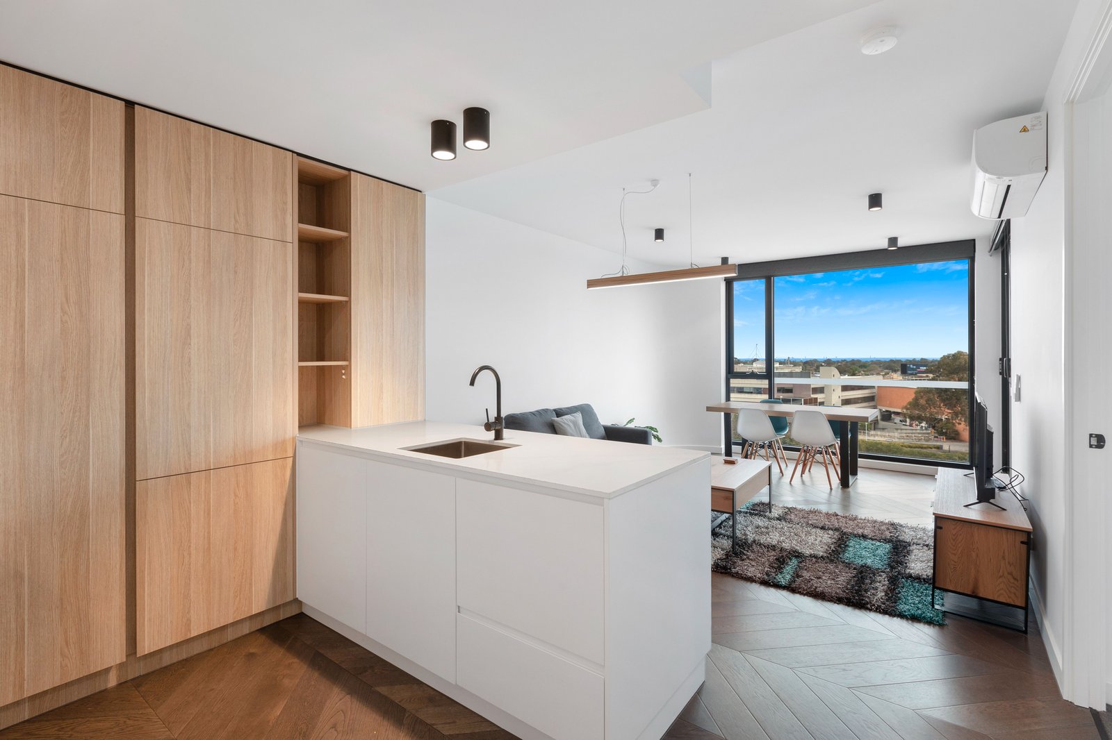Gallery: 706/17 Taylor Street