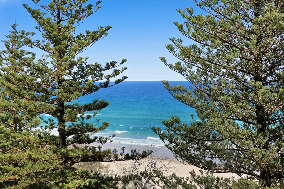 706/220 The Esplanade Burleigh Heads 10