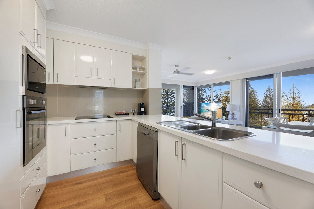 706/220 The Esplanade Burleigh Heads 11