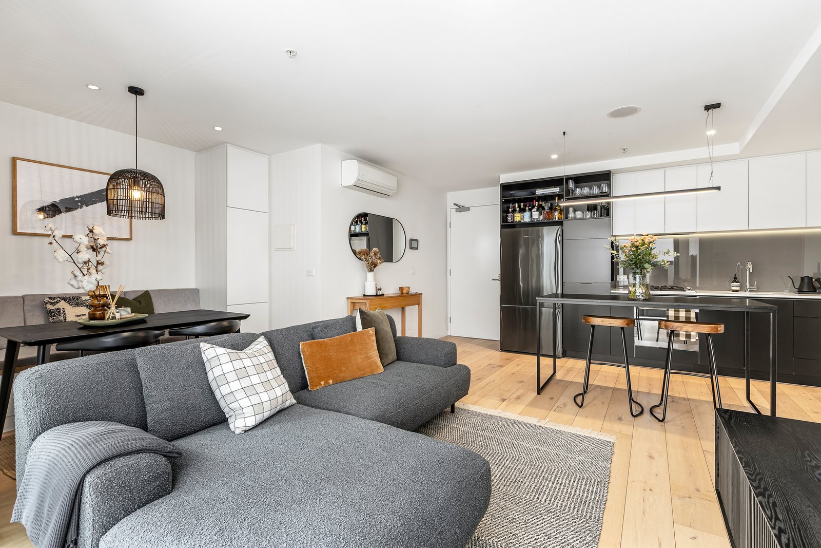 Gallery: 706/79 Market Street