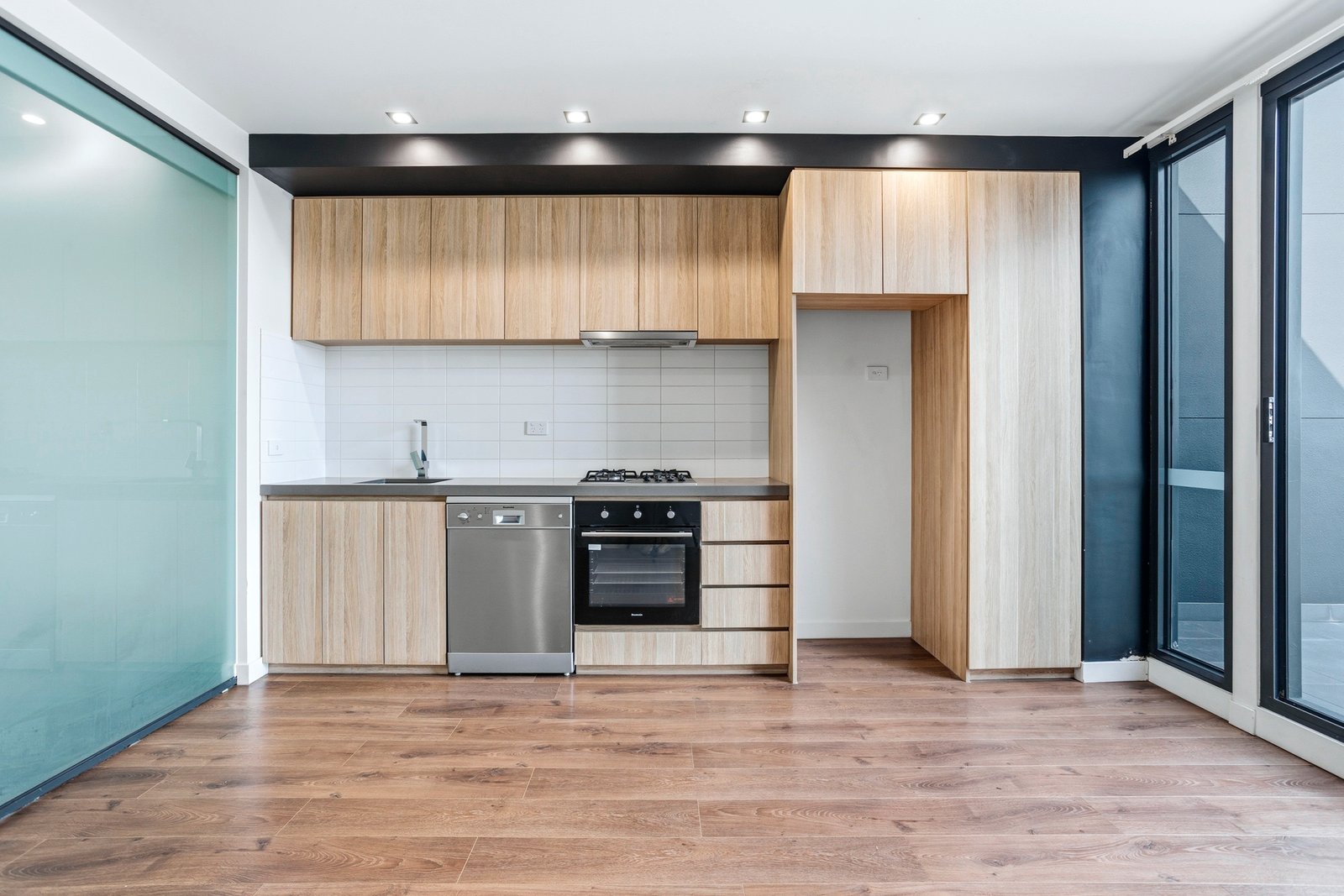Gallery: 706/90 Buckley Street