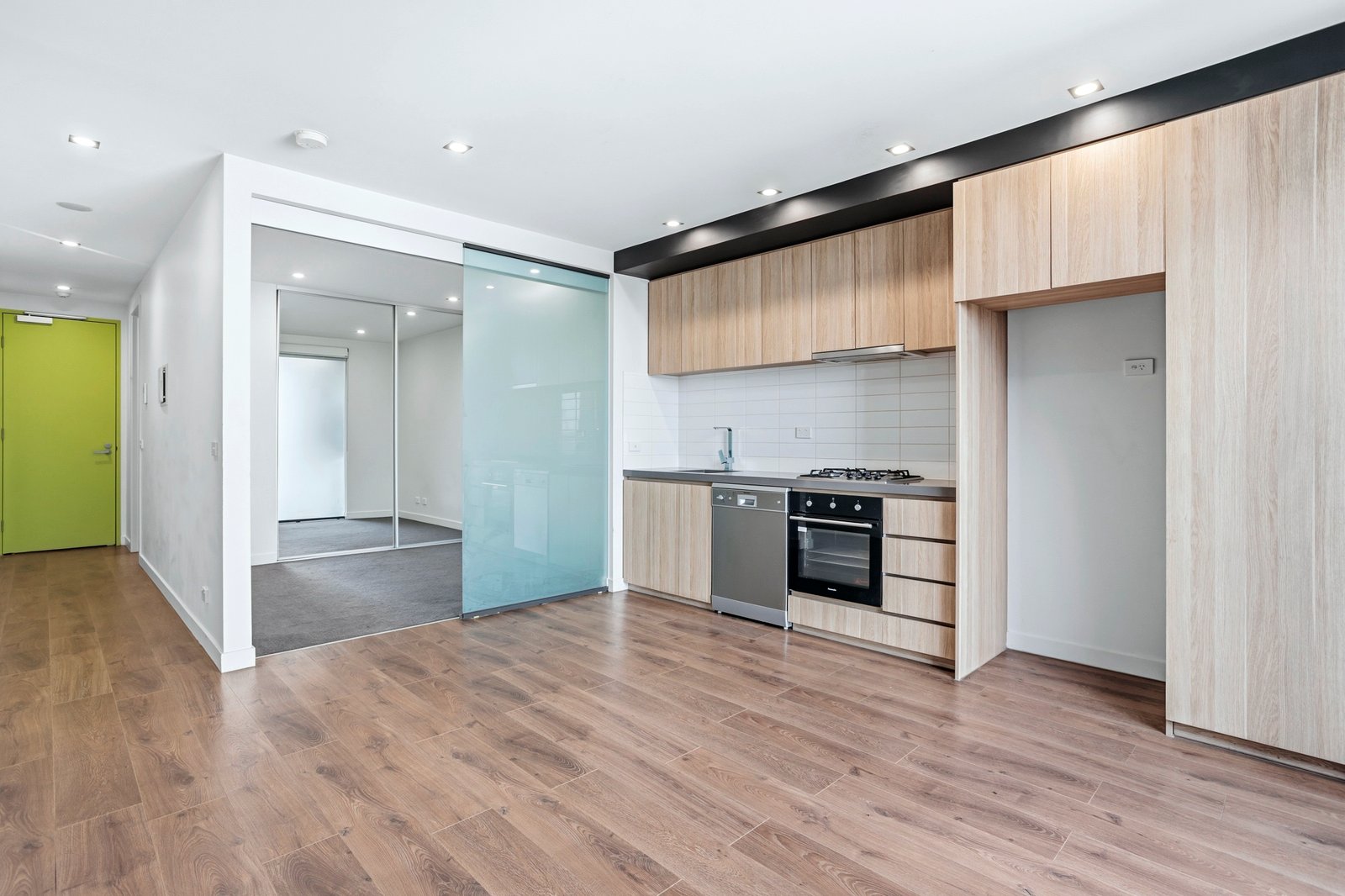 Gallery: 706/90 Buckley Street