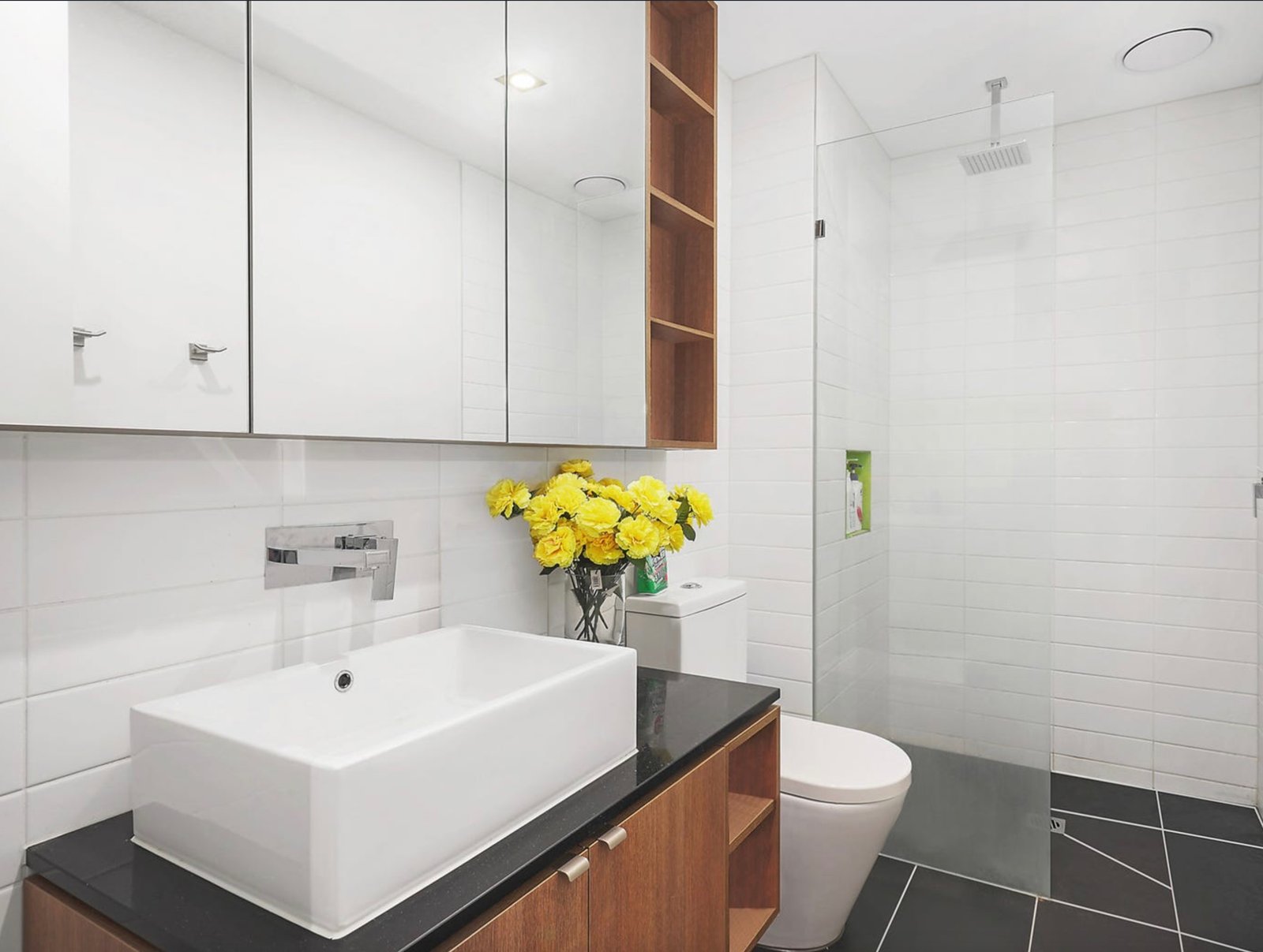 Gallery: 706/90 Buckley Street