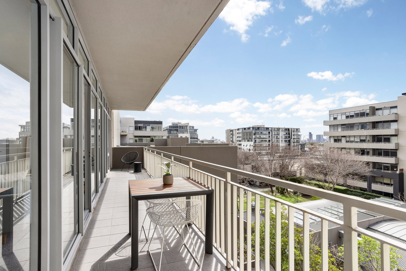 Gallery: 707E/126 Rouse Street