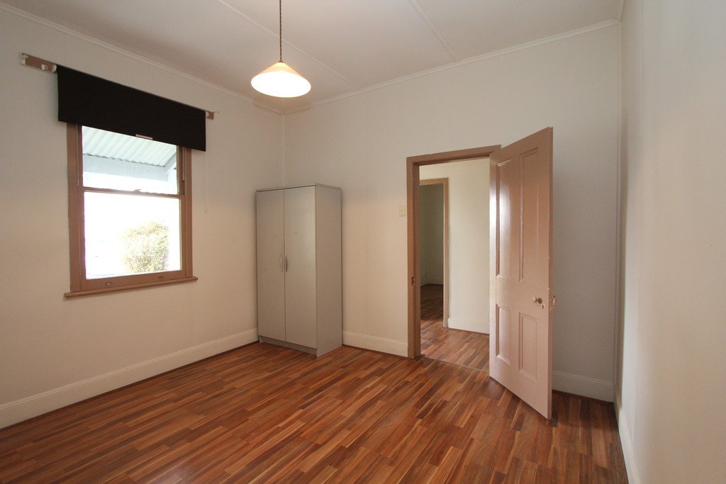 708 Skipton Street REDAN 5