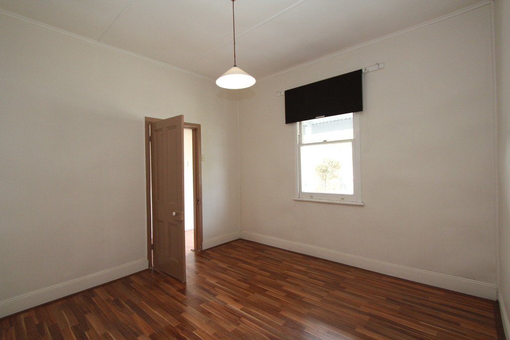 708 Skipton Street REDAN 8