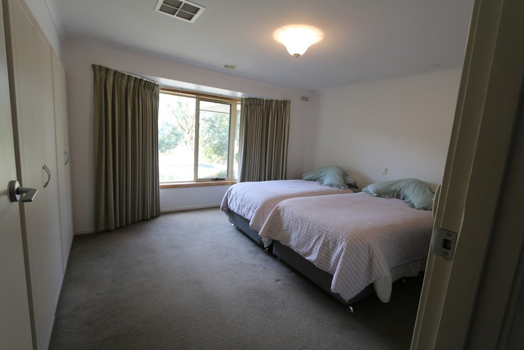 709 Midland Highway MOUNT ROWAN 9
