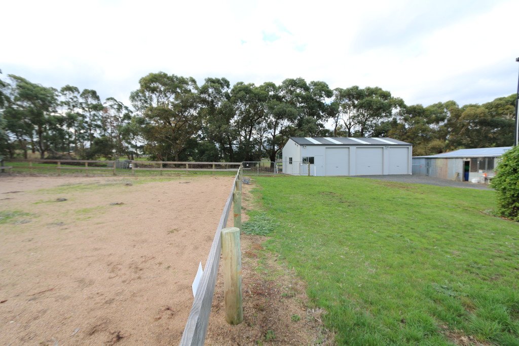 709 Midland Highway MOUNT ROWAN 15