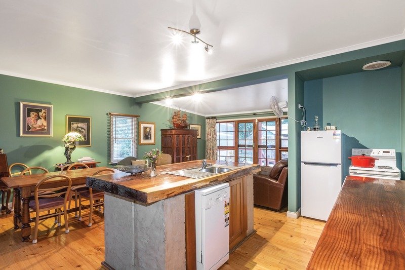 Gallery: 709 Morres Street
