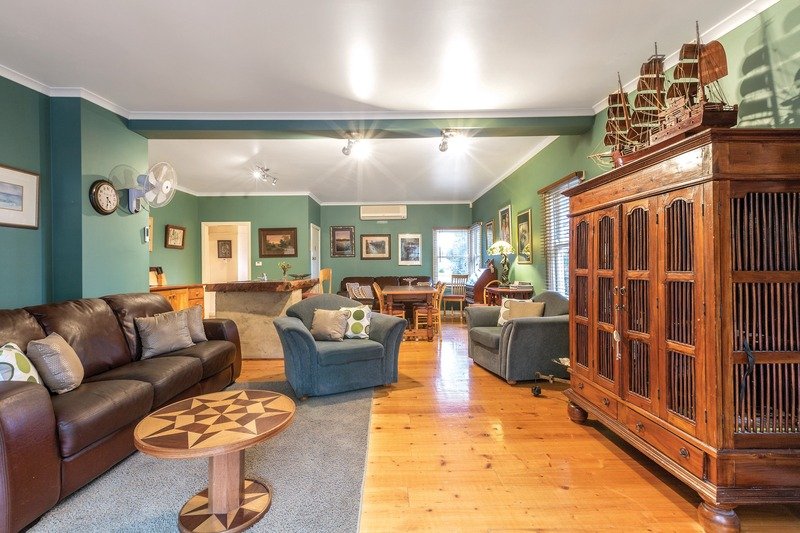 Gallery: 709 Morres Street
