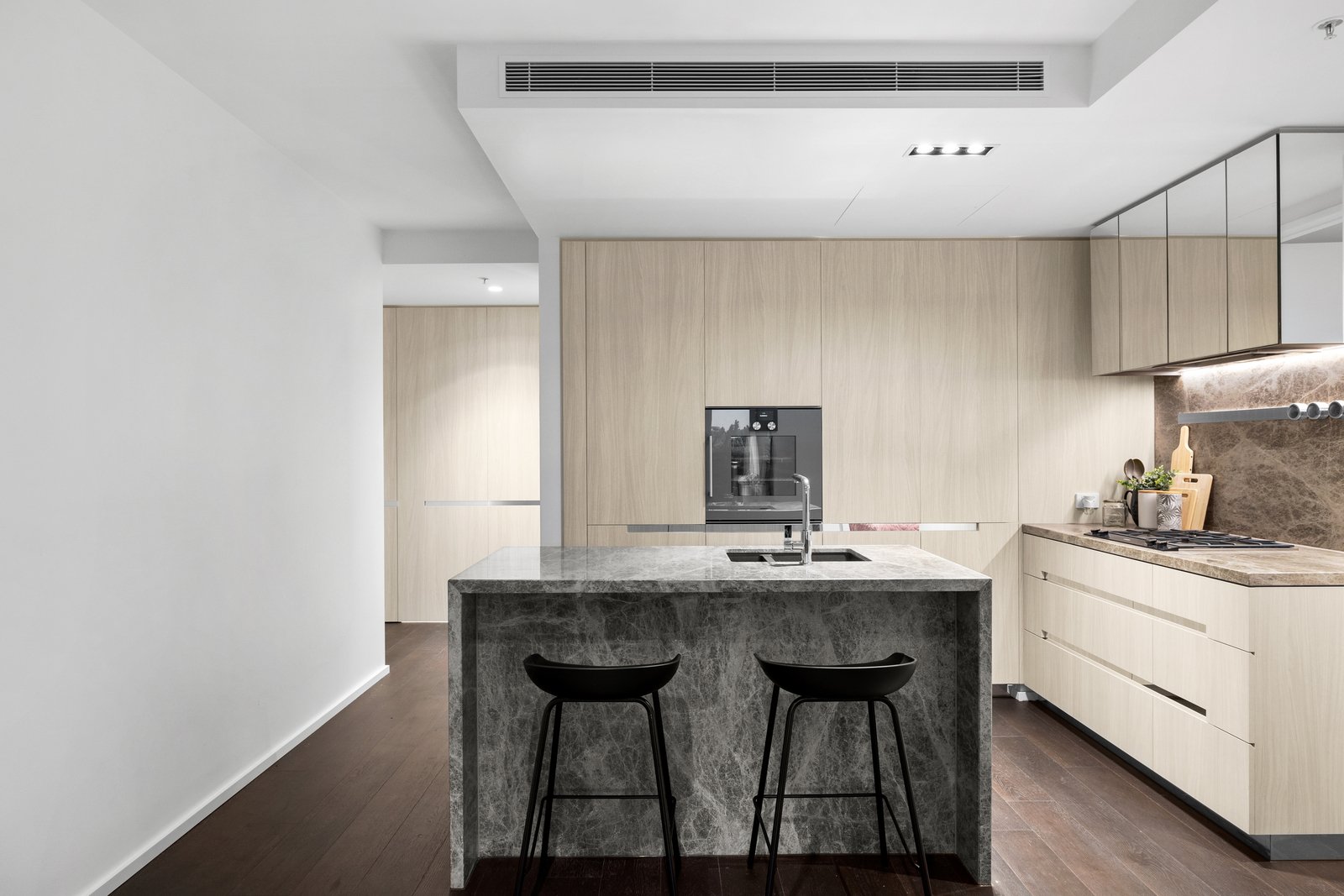 709/20 Queens Road, MELBOURNE, 3004