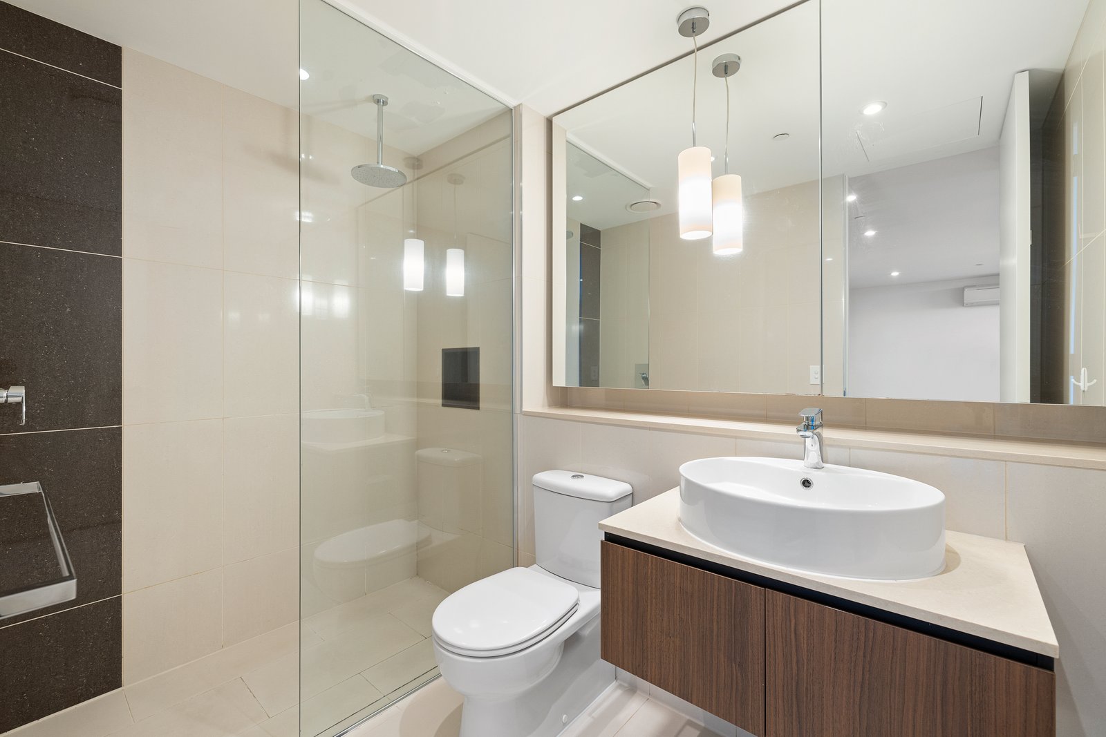 Gallery: 709/227 Toorak Road