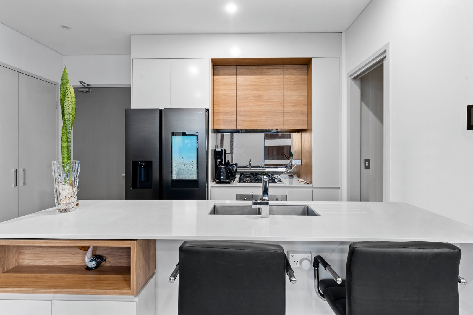 709/3 Finch Drive EASTGARDENS 4