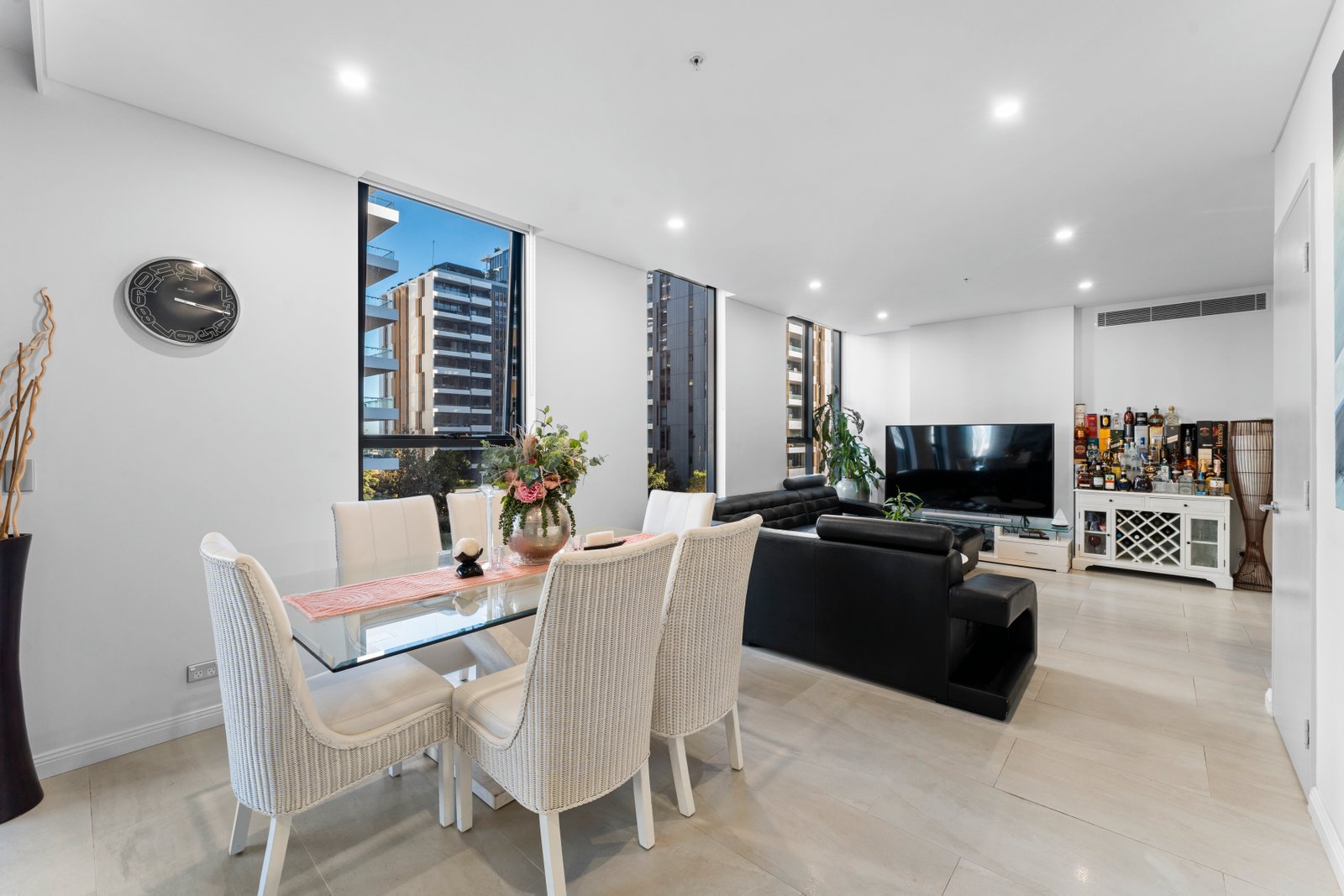 709/3 Finch Drive EASTGARDENS 5
