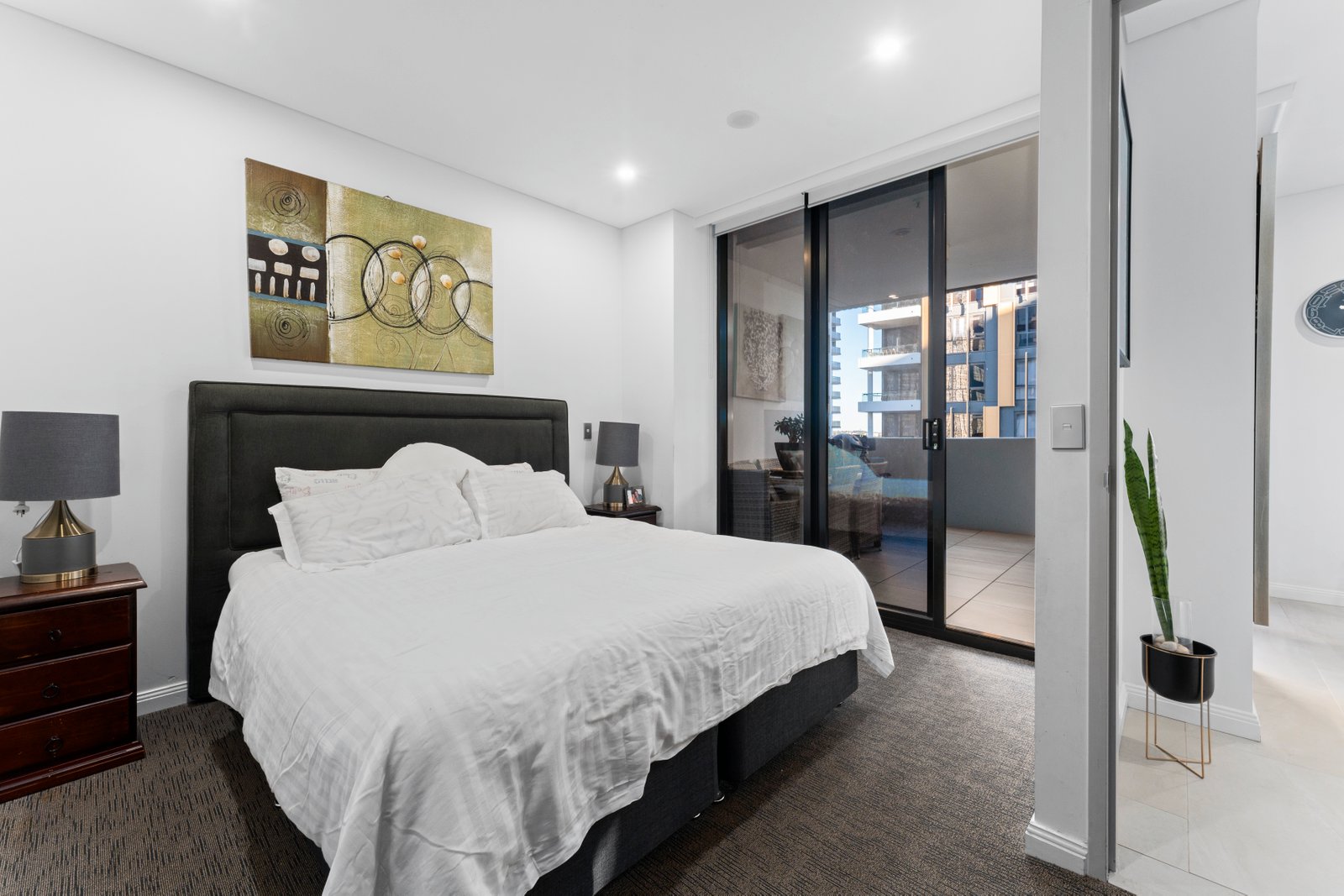709/3 Finch Drive EASTGARDENS 6