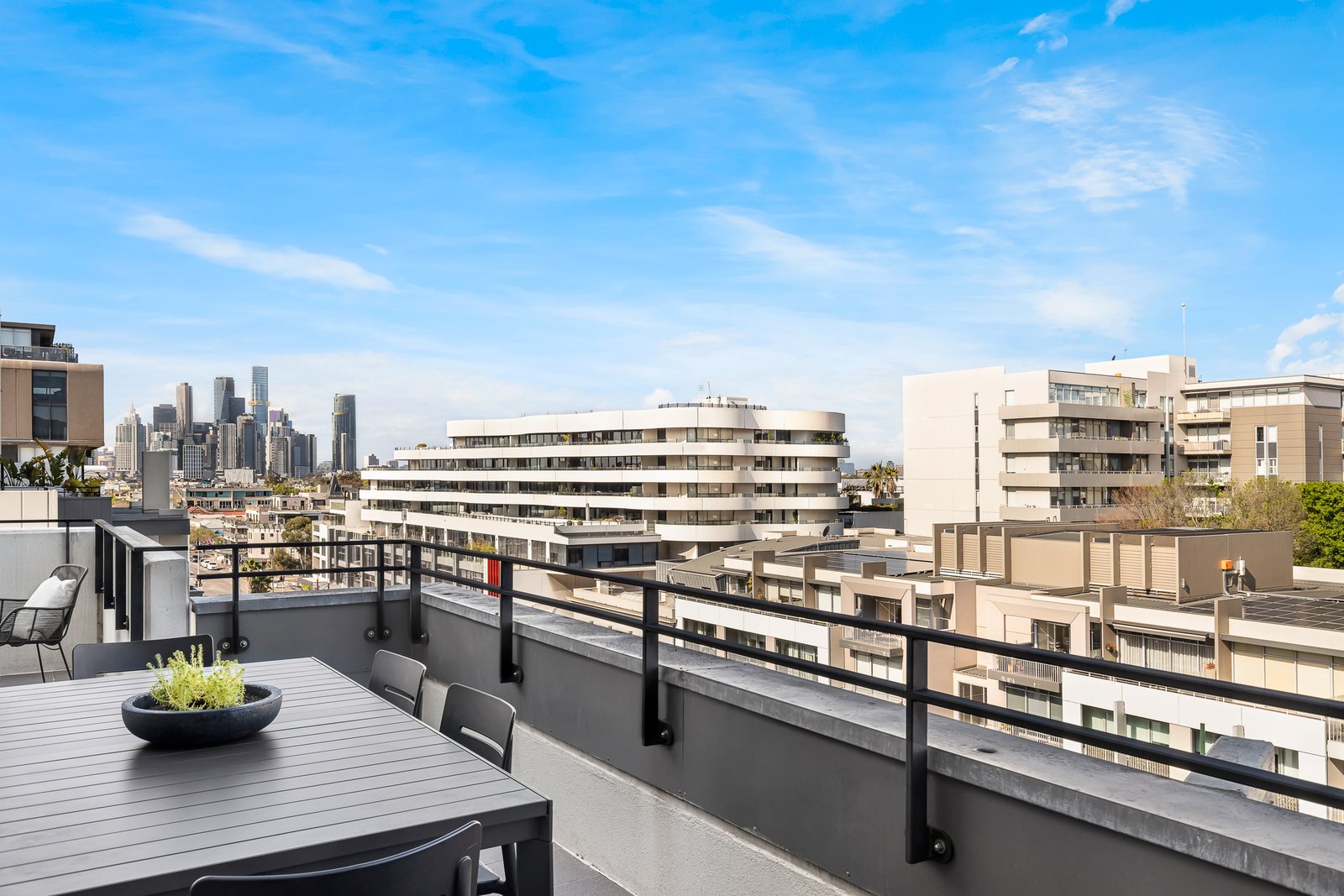 709/55 Bay Street, Port Melbourne, 3207