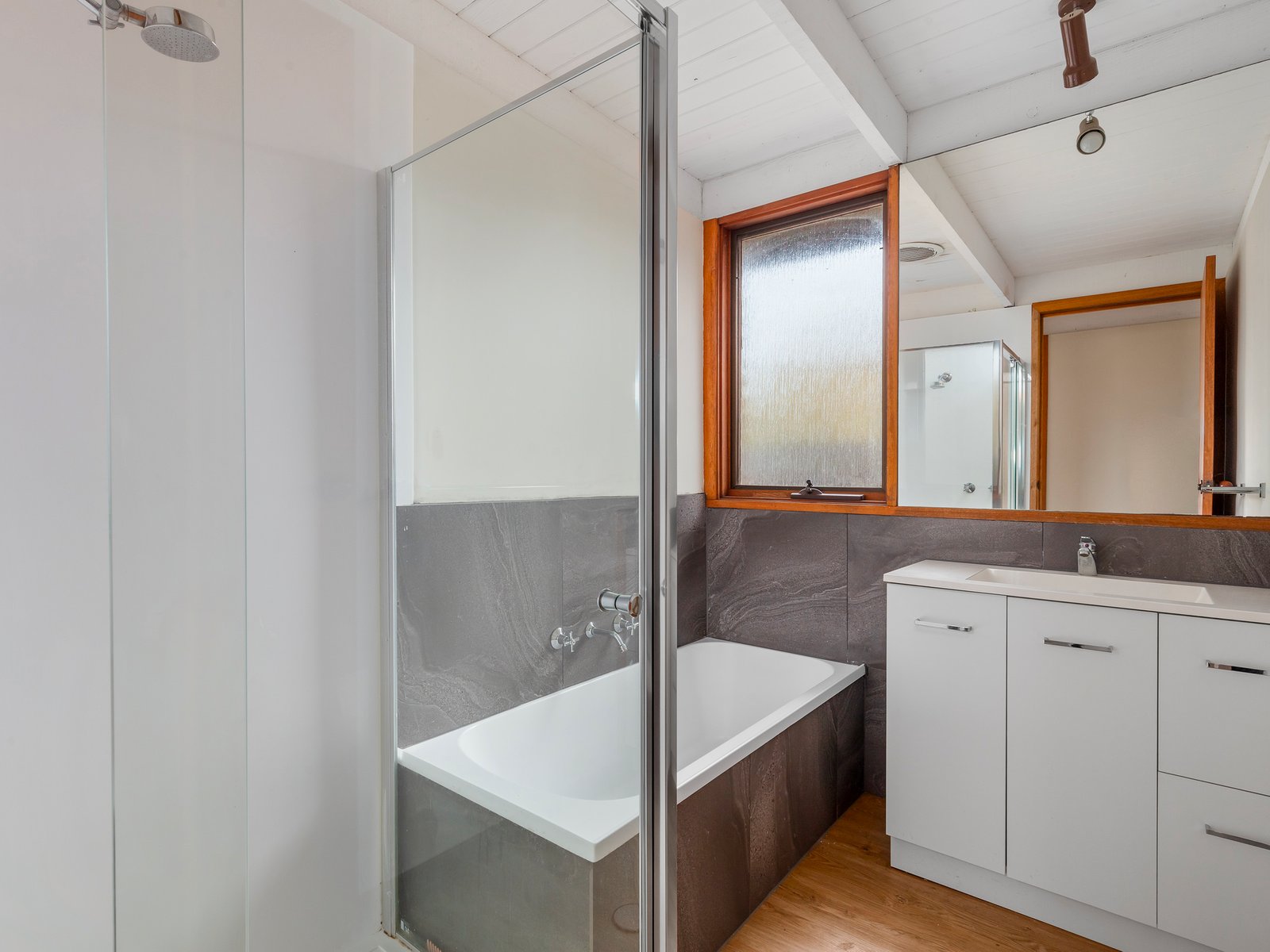 Real Estate and Property in 71 Burdoo Drive, Grovedale, VIC