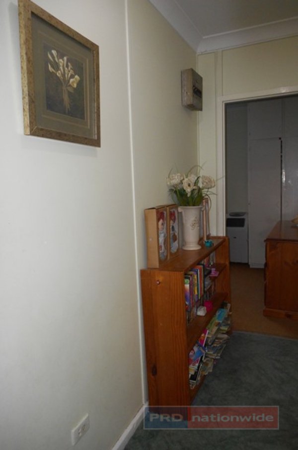 71 Clarke Street TUMUT 9