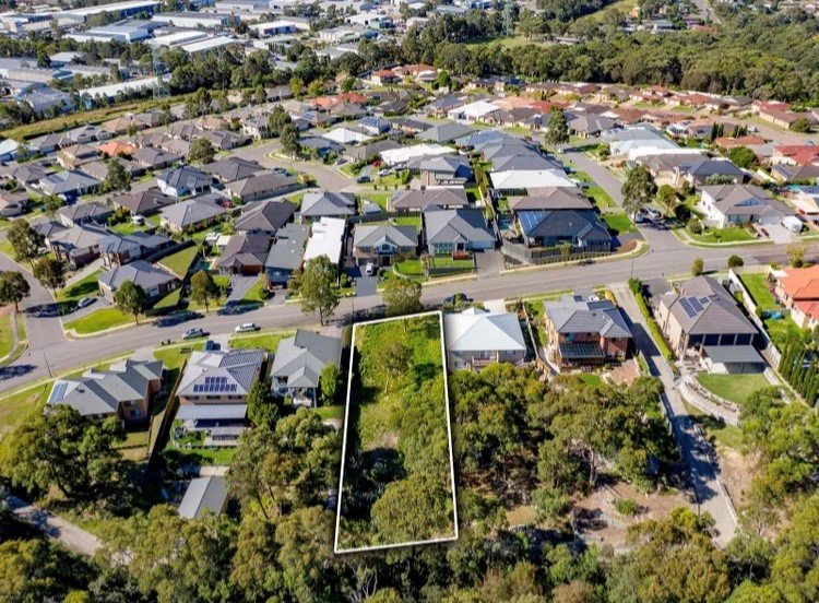 71 Delaware Drive MACQUARIE HILLS 2