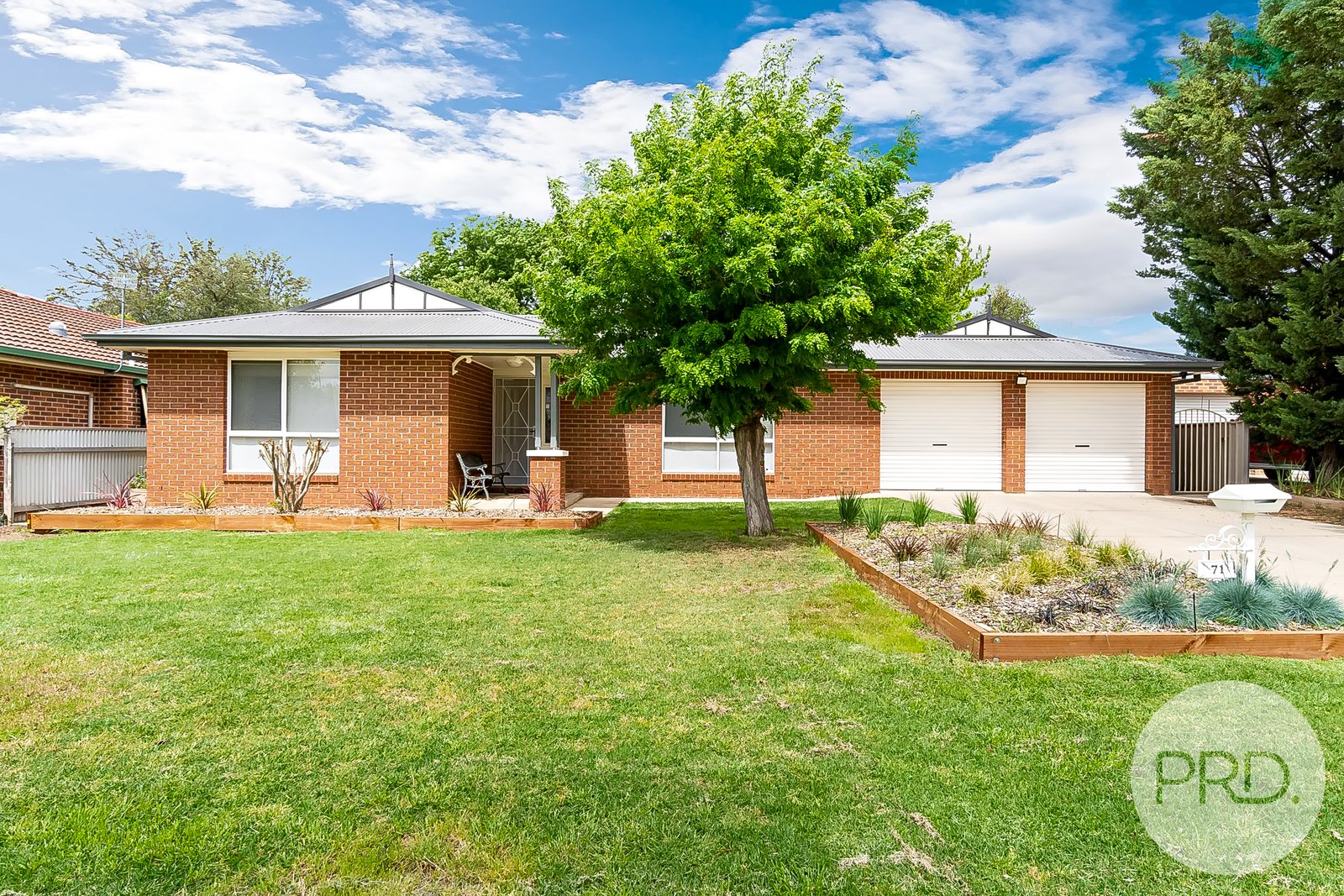 71 Grevillea Crescent LAKE ALBERT 1