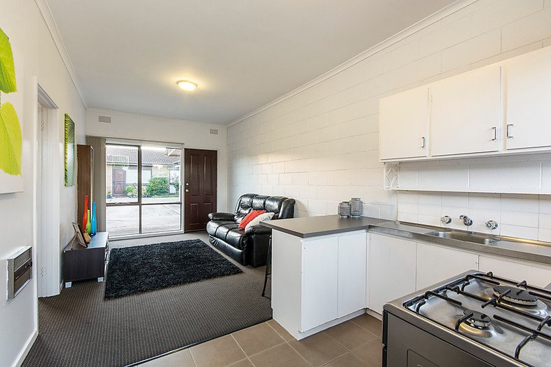 Gallery: 7/1 Holyrood Avenue