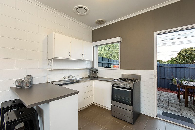 Gallery: 7/1 Holyrood Avenue