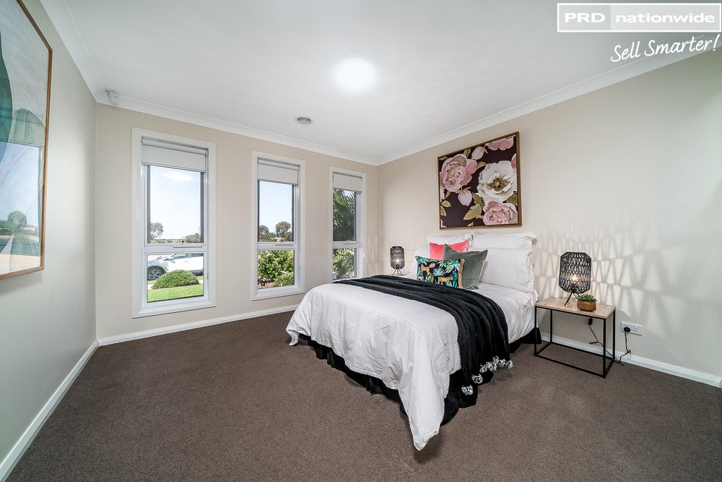 71 Lingiari Drive LLOYD 5