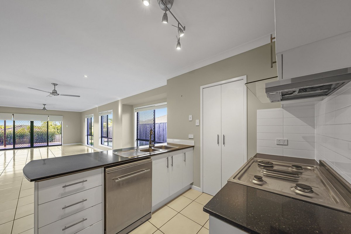 71 McAuley Parade Pacific Pines QLD 4211