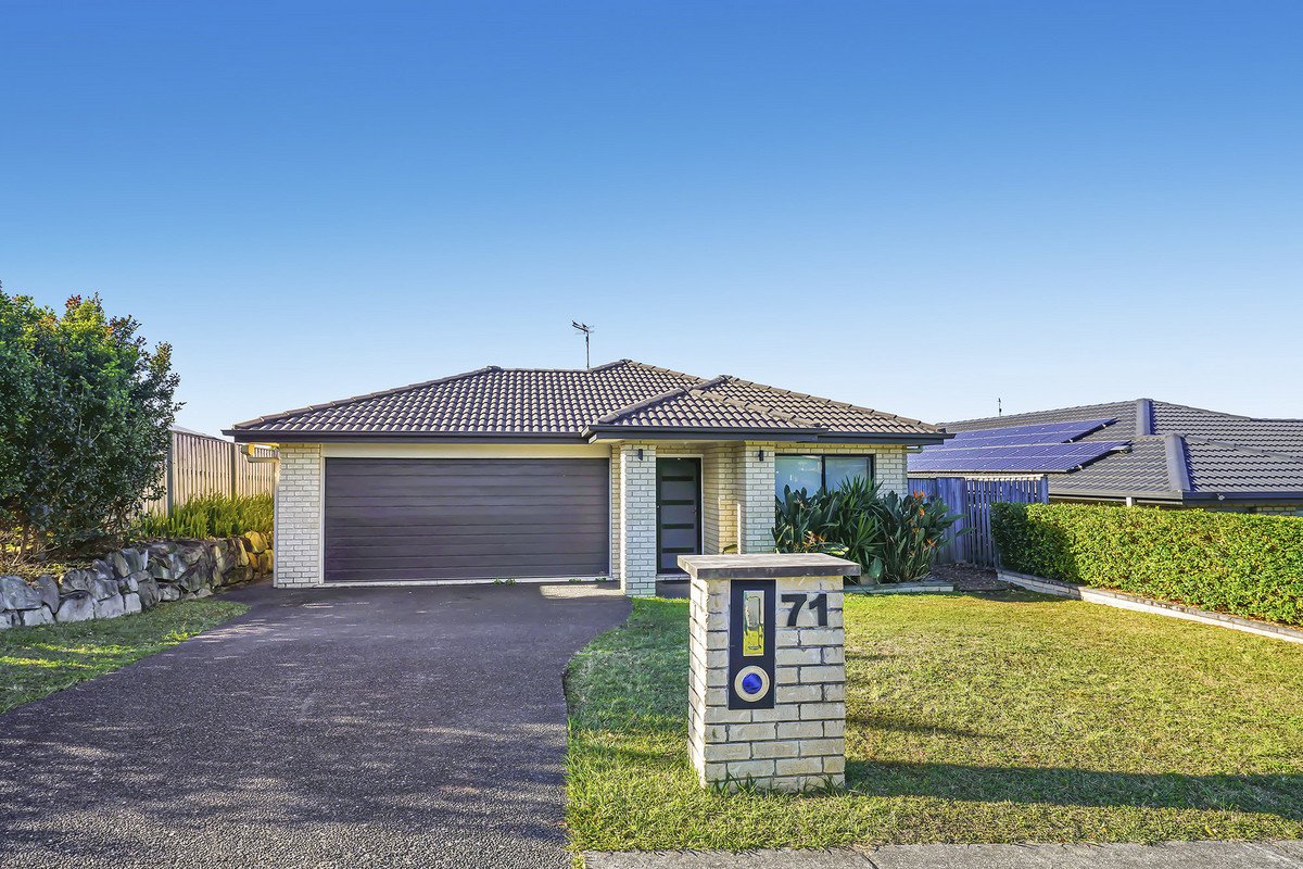 71 McAuley Parade Pacific Pines 2