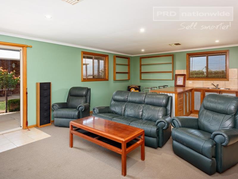 71 Mitchell Road LAKE ALBERT 6