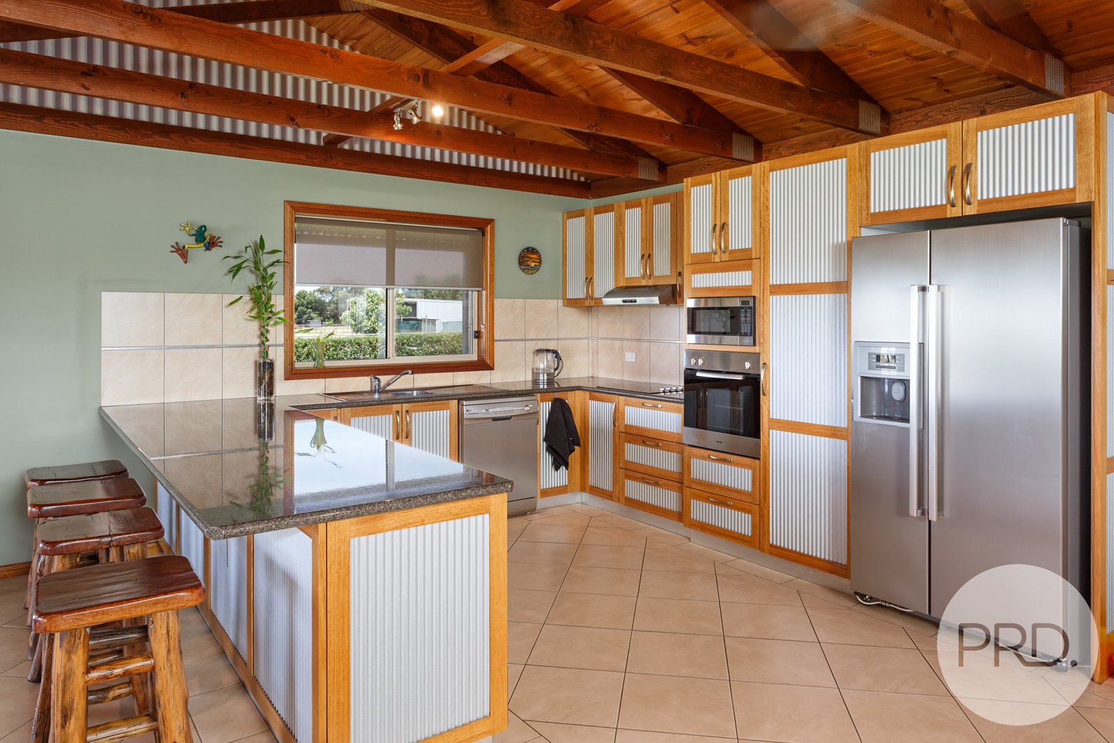 71 Mitchell Road LAKE ALBERT 3