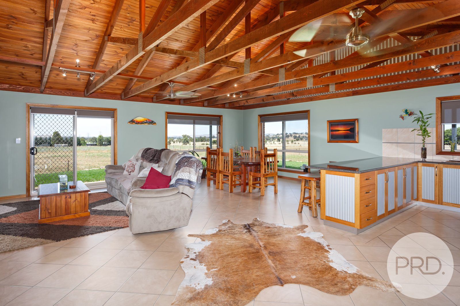 71 Mitchell Road LAKE ALBERT 4