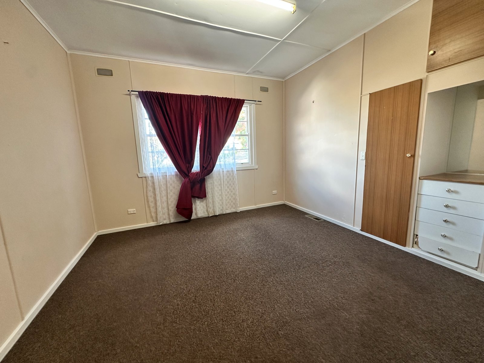 71 Richmond Street TUMUT 7