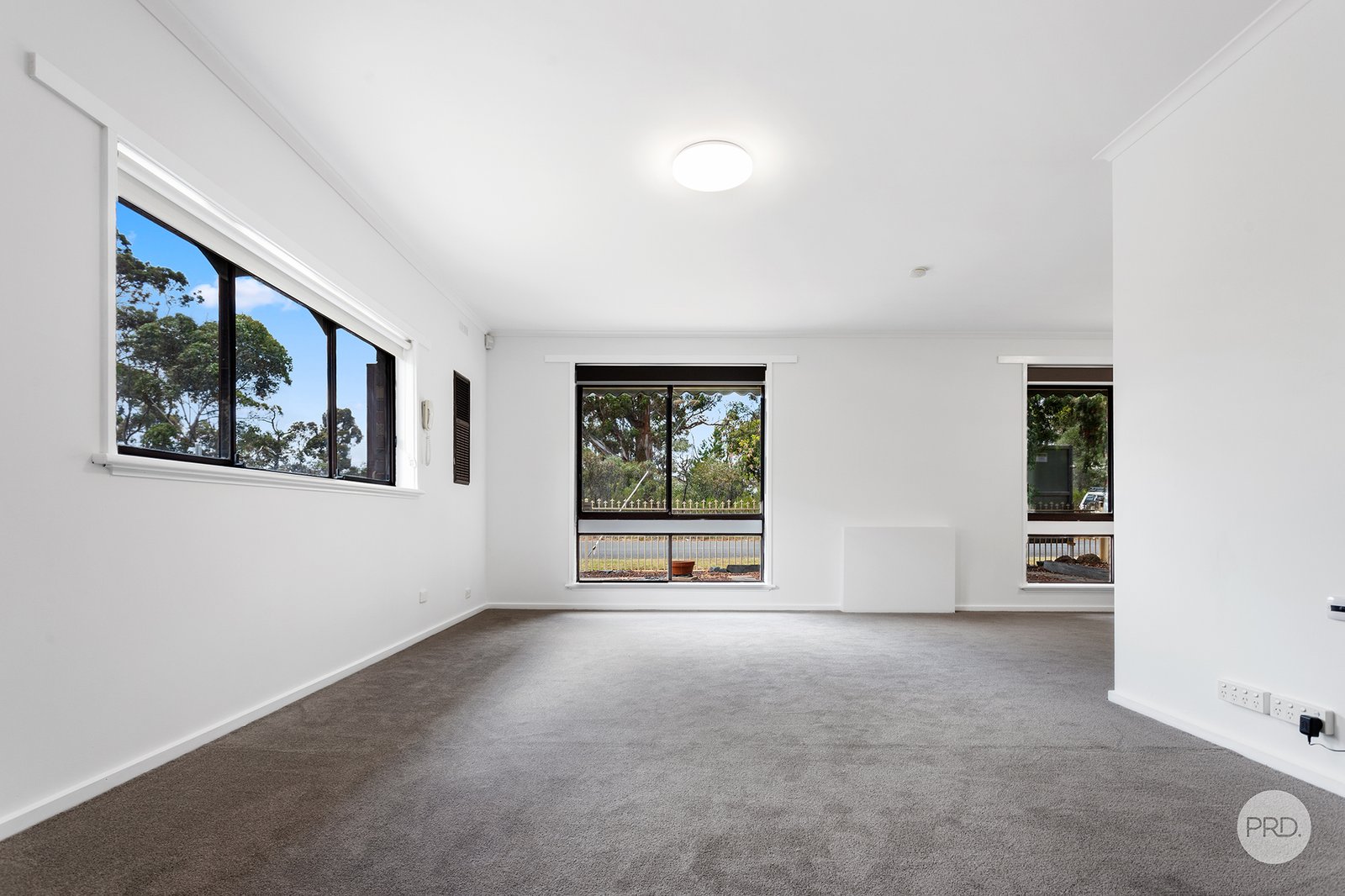 71 Short Street KANGAROO FLAT 2