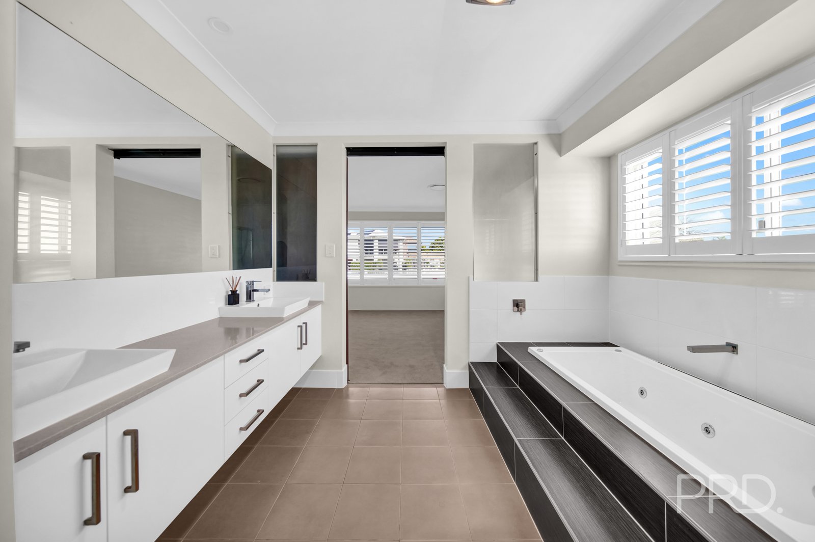 71 SPINNAKER Circuit REDLAND BAY 24