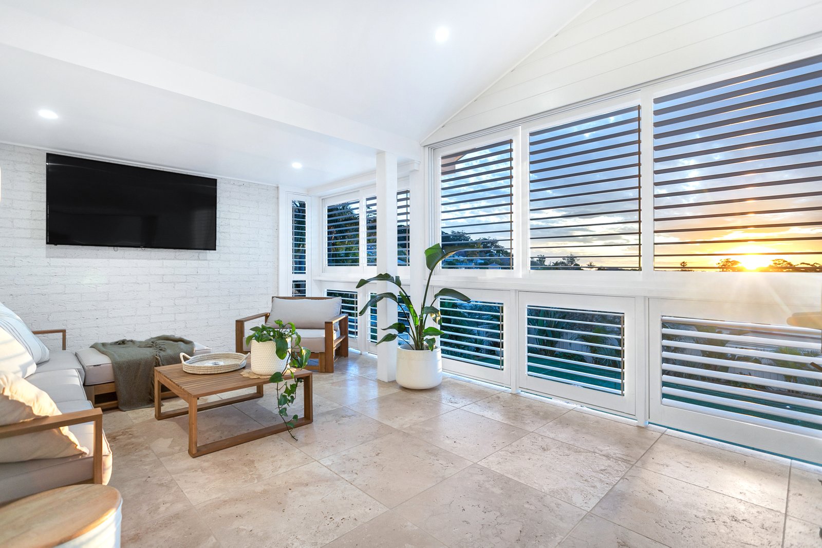 71 The Peninsula  CORLETTE 11