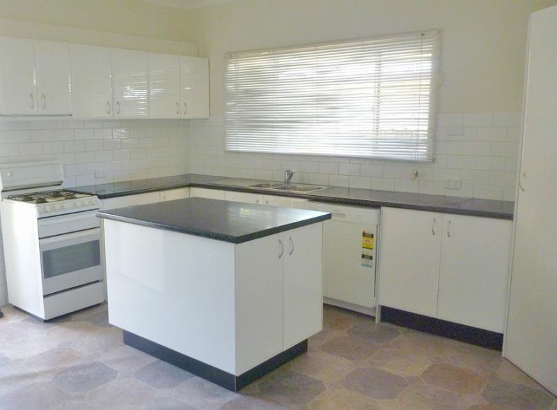 71 Tichbourne Crescent KOORINGAL 3