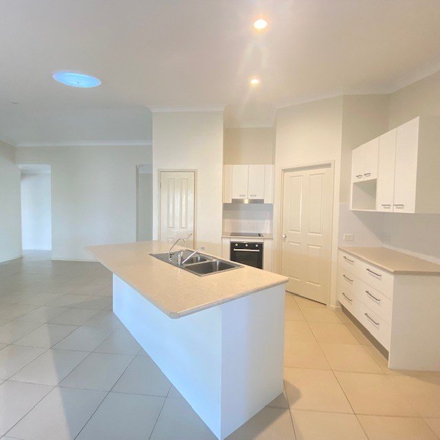 71 William Sharp Drive COFFS HARBOUR 3