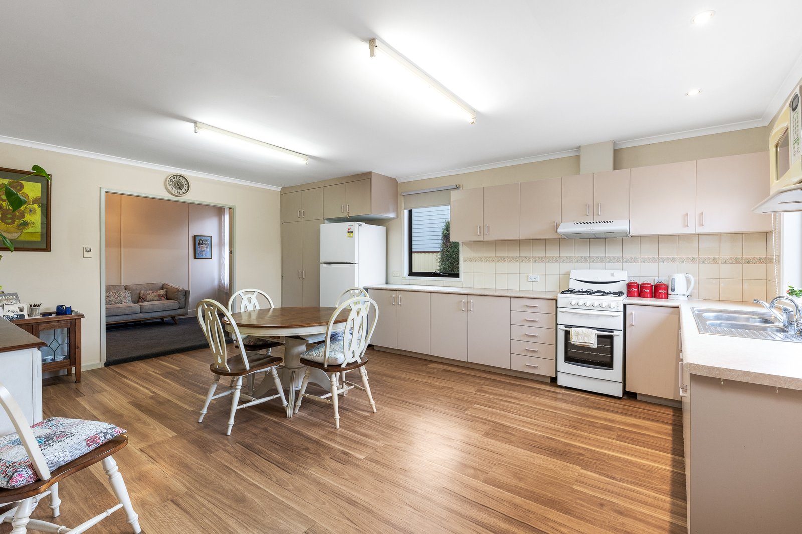 Gallery: 710 Macarthur Street