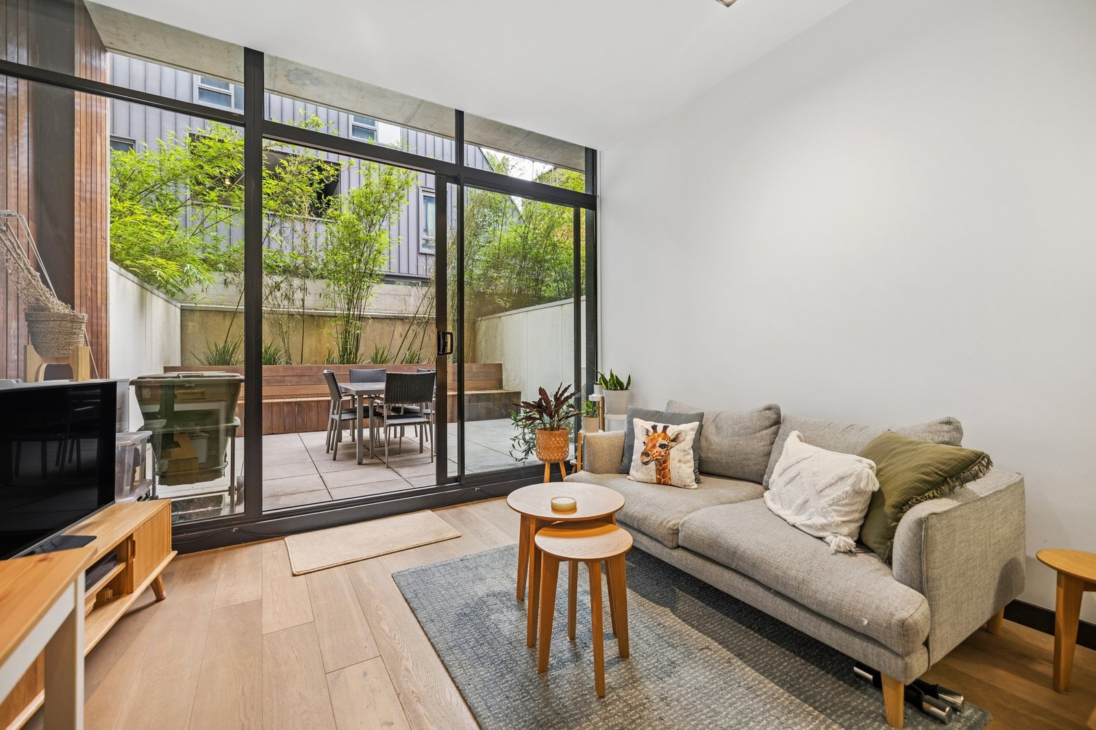 Gallery: 7/10 Porter Street