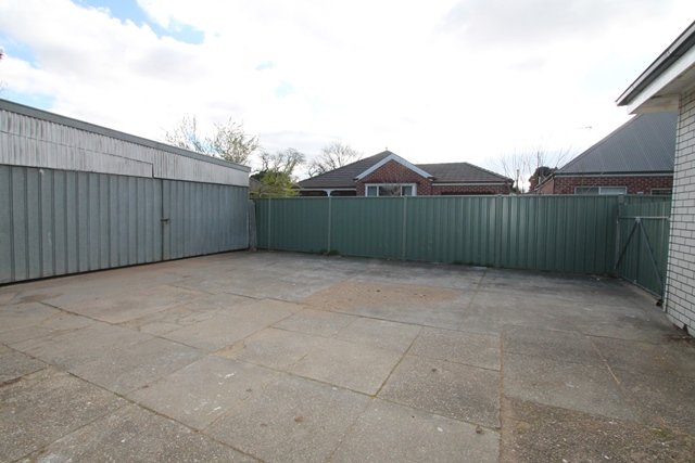710 Talbot Street South REDAN 13