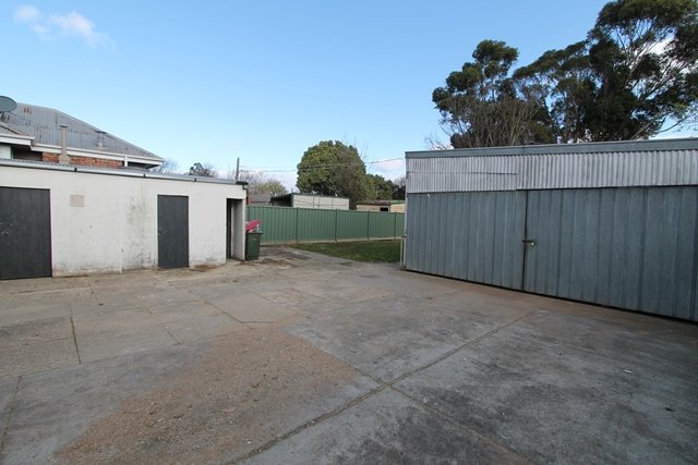 710 Talbot Street South REDAN 14