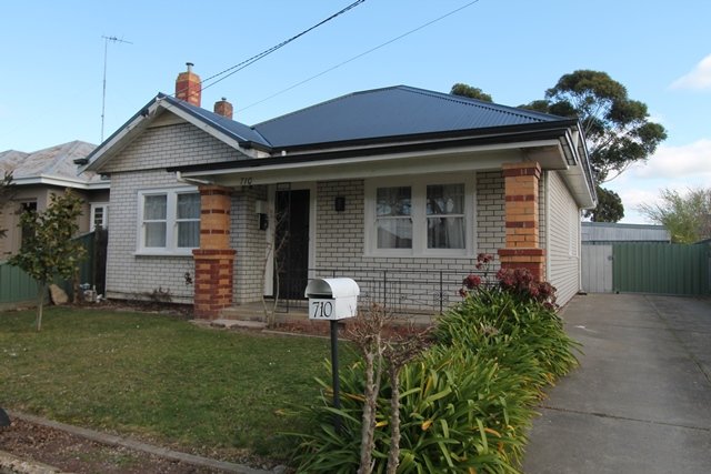 710 Talbot Street South REDAN 17