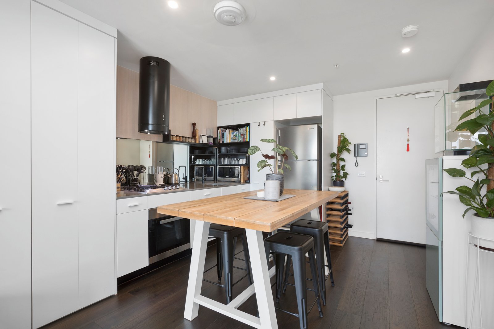 Gallery: 710/6 St Kilda Road